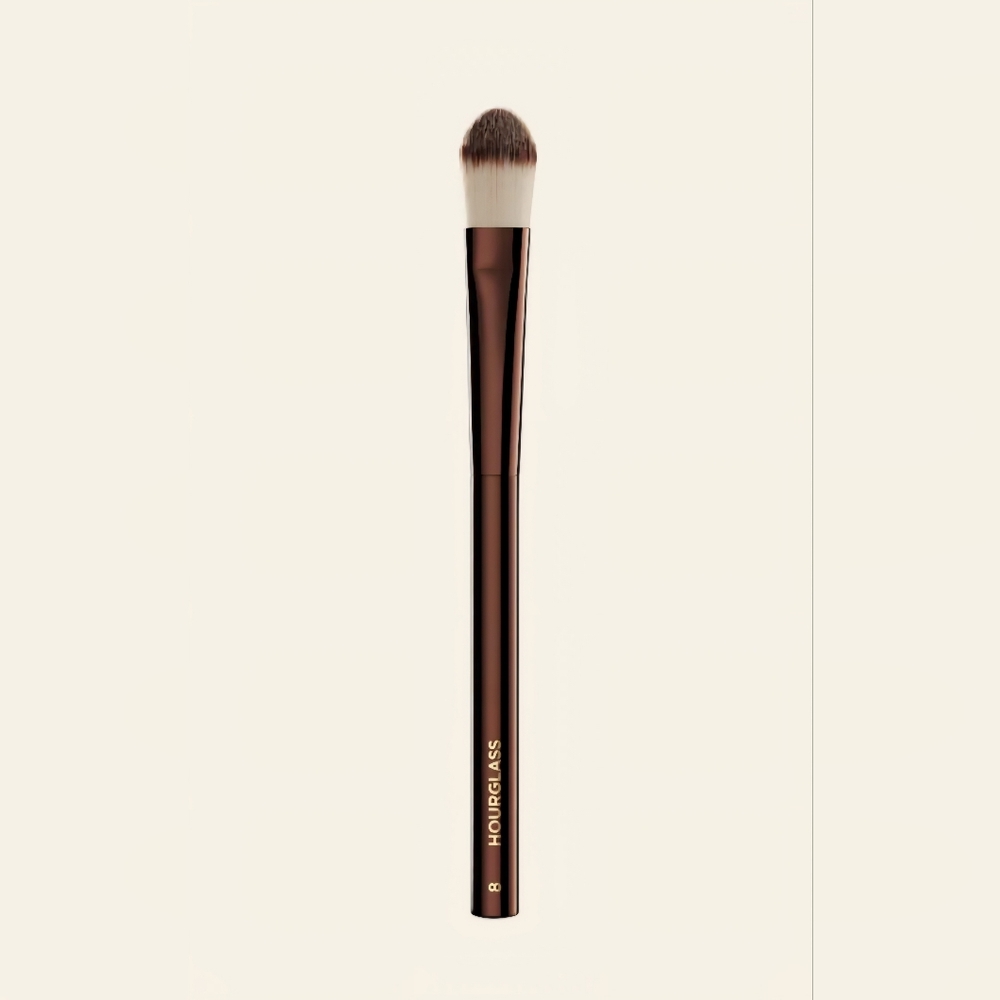 Hourglass Large Concealer Brush No.8 for Face Makeup
